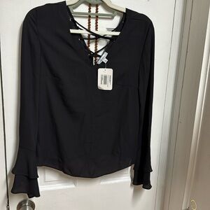 xs black bell sleeves tie back blouse nwt